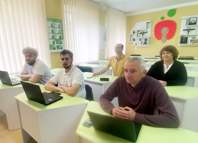 Викладачі та учасники конкурсу